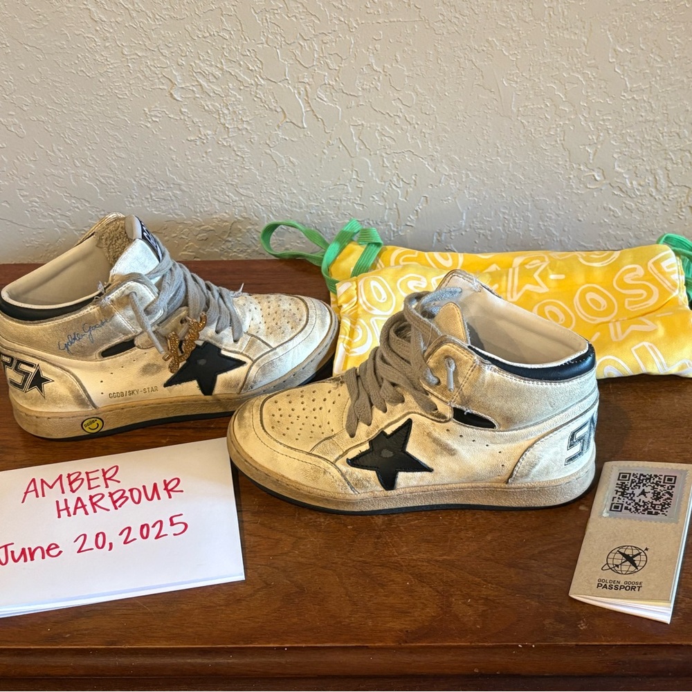 Golden Goose Kids' Sky Star Sneakers with Black Star Size 31